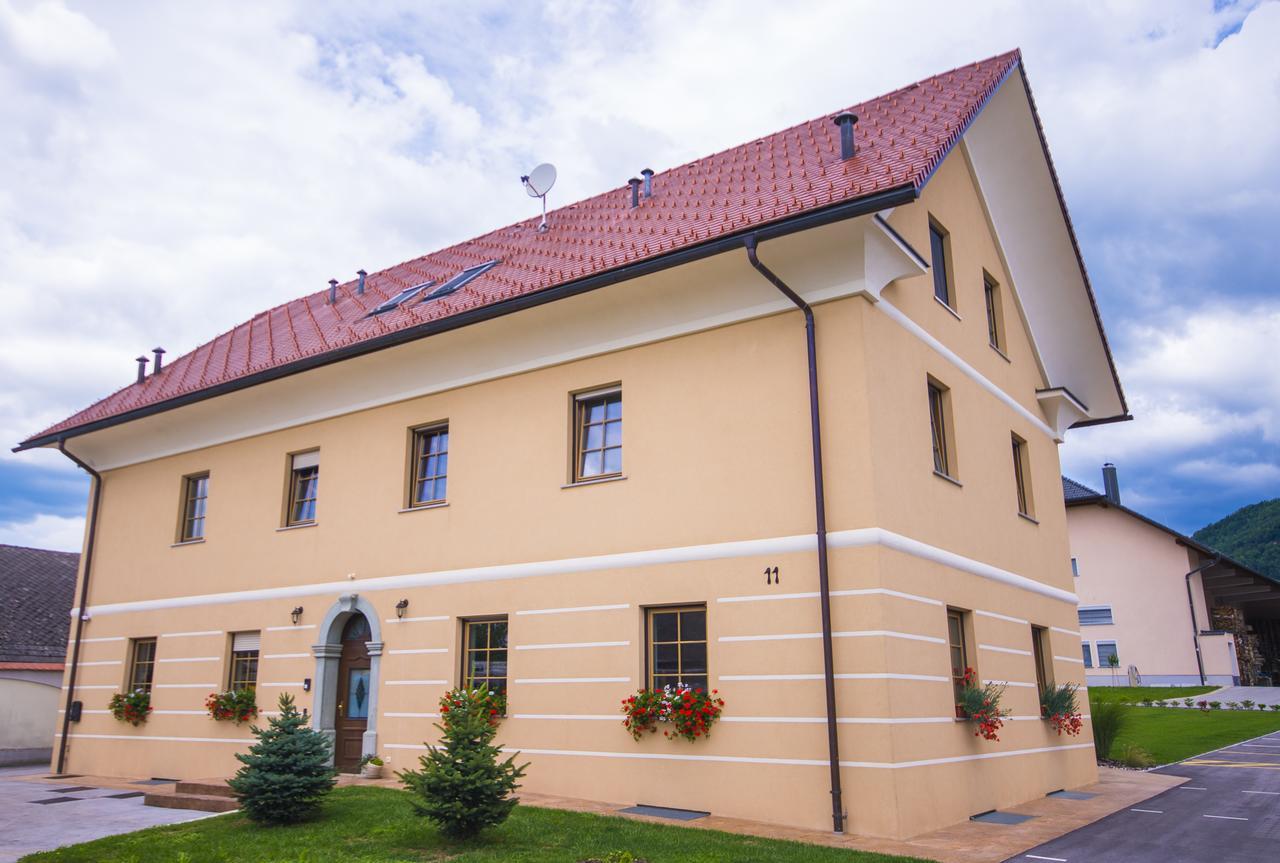 Bed & Breakfast Karun Cerklje na Gorenjskem Eksteriør bilde