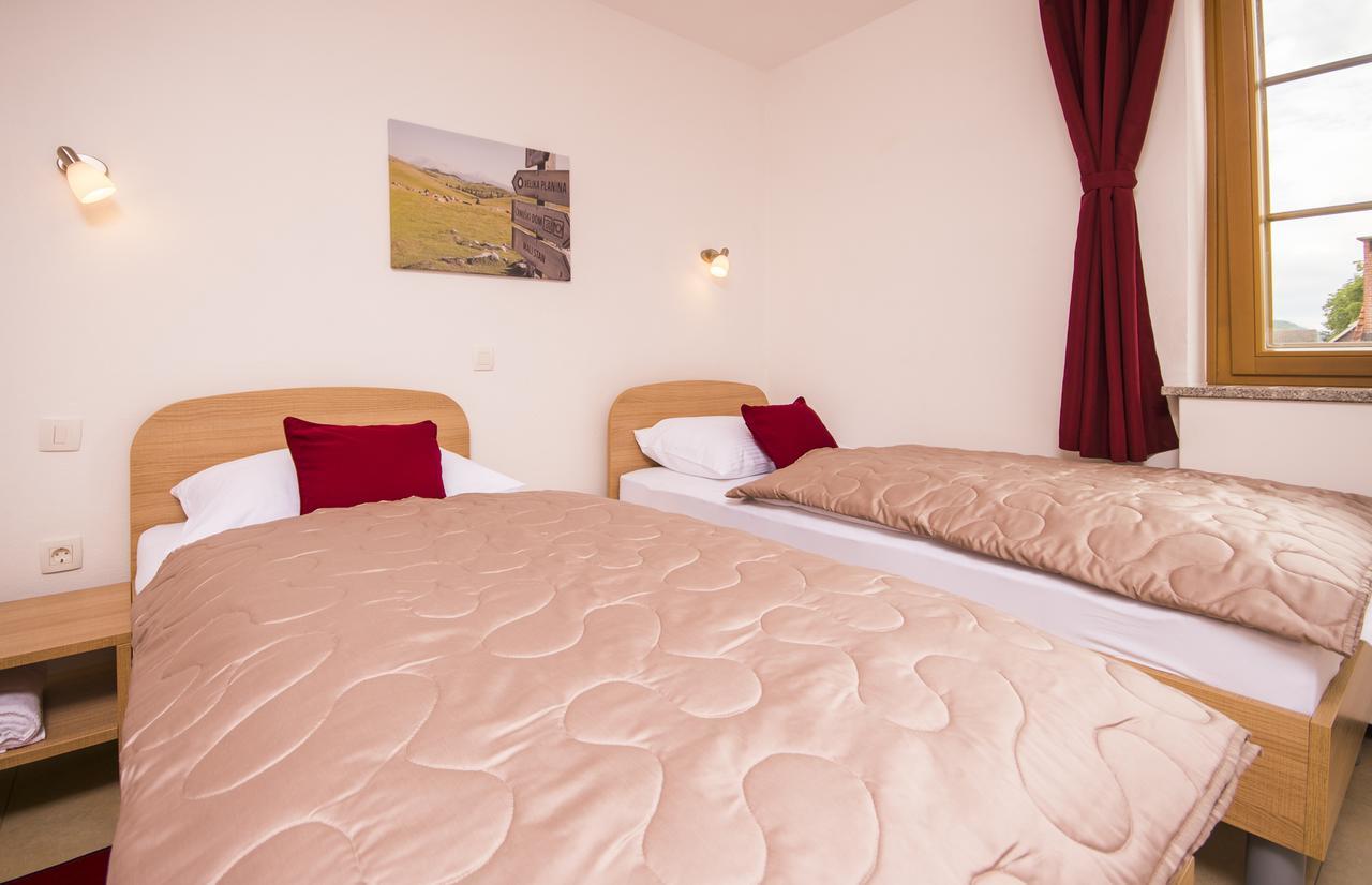 Bed & Breakfast Karun Cerklje na Gorenjskem Eksteriør bilde