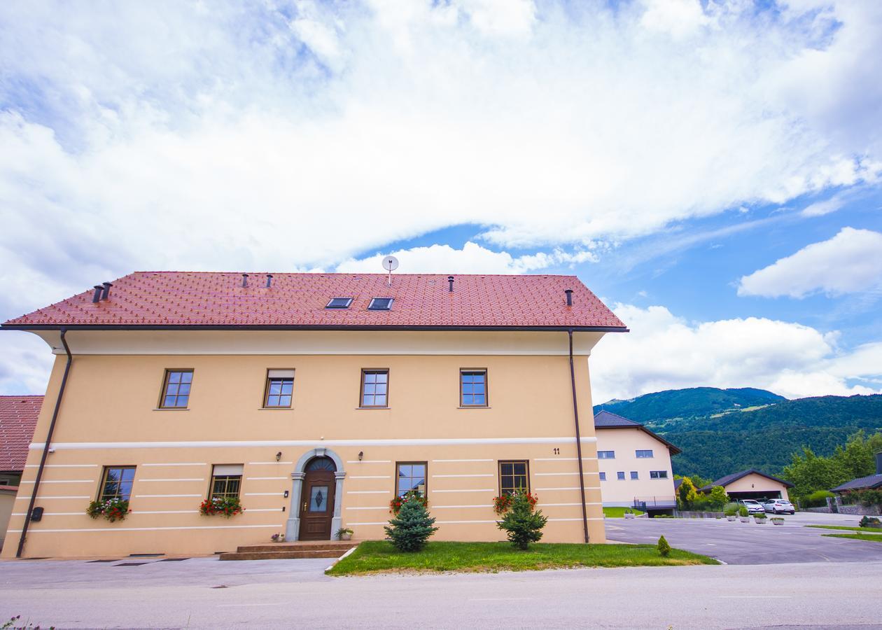 Bed & Breakfast Karun Cerklje na Gorenjskem Eksteriør bilde